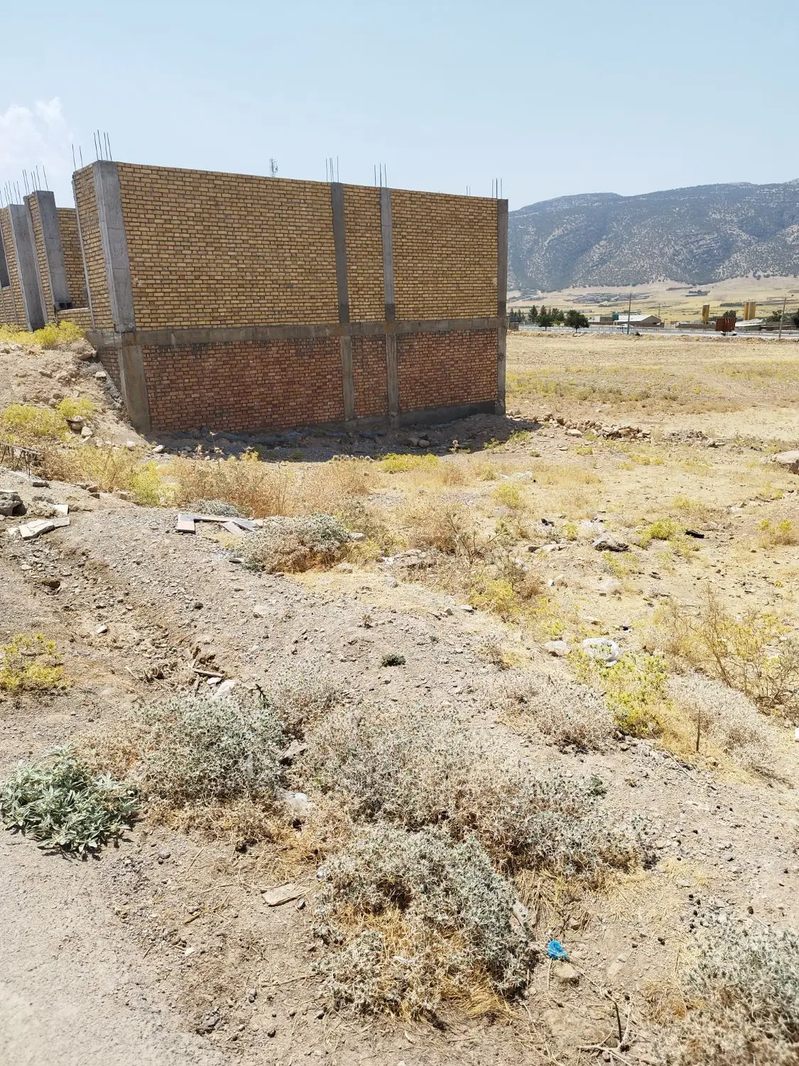 زمین مسکونی
