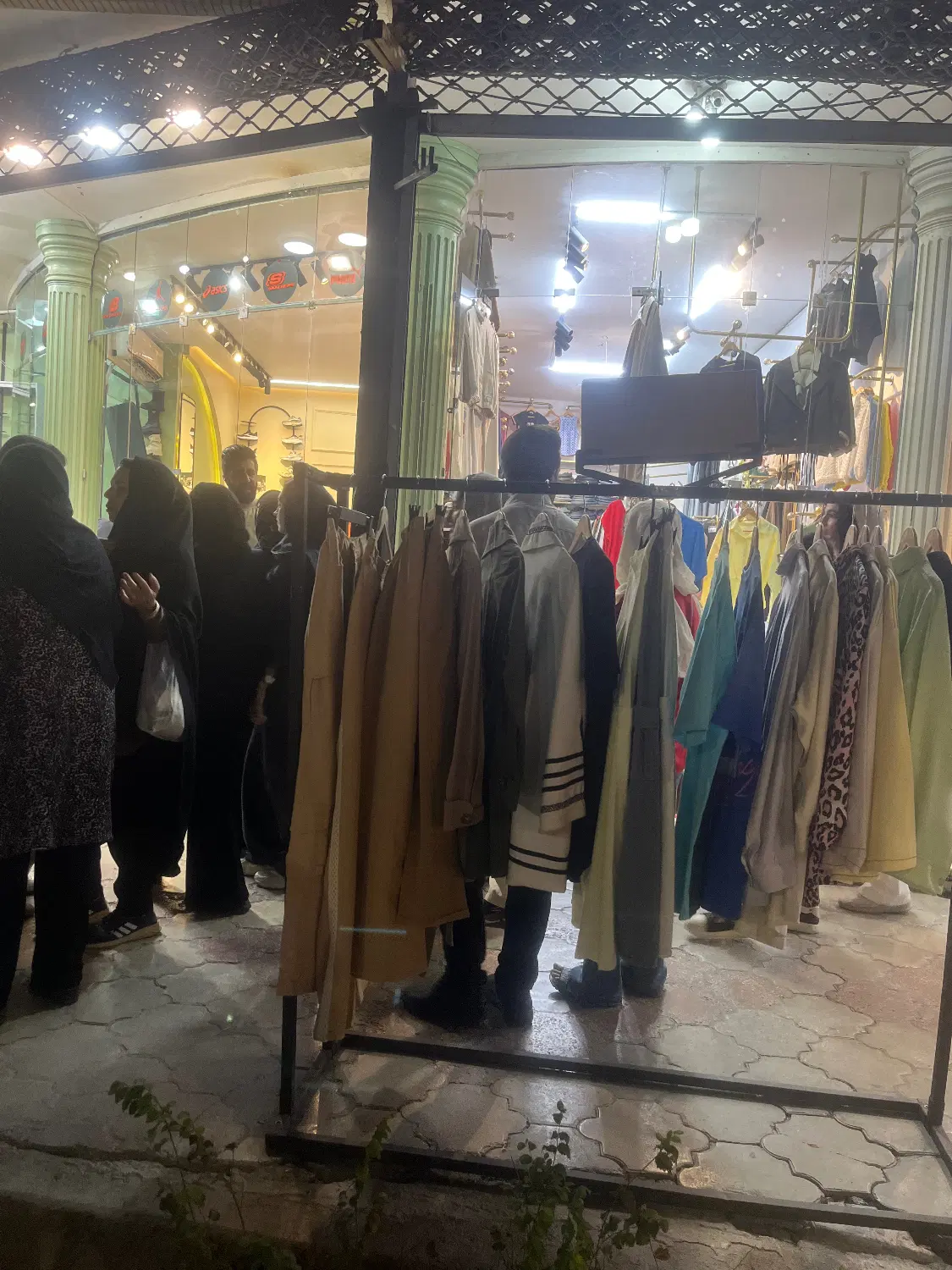 واگذاری مغازه پوشاک زنانه