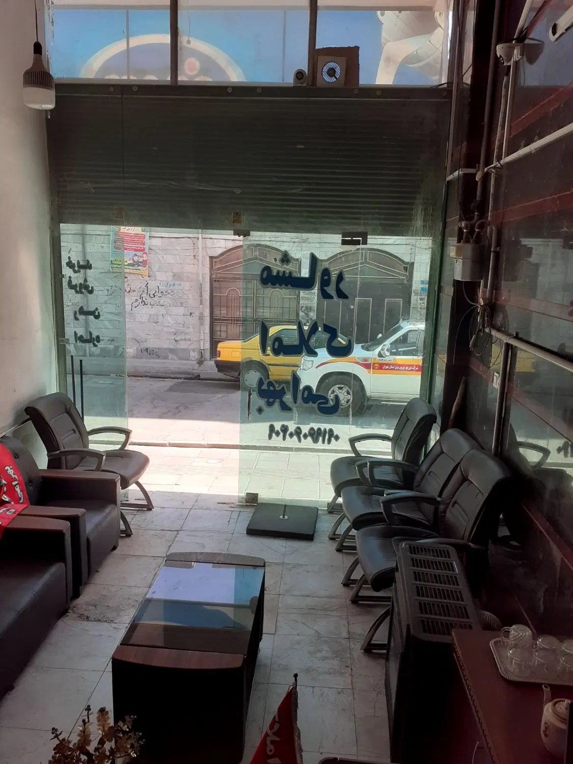 یک باب مغازه به متراژتقریبا ۲۴ متری