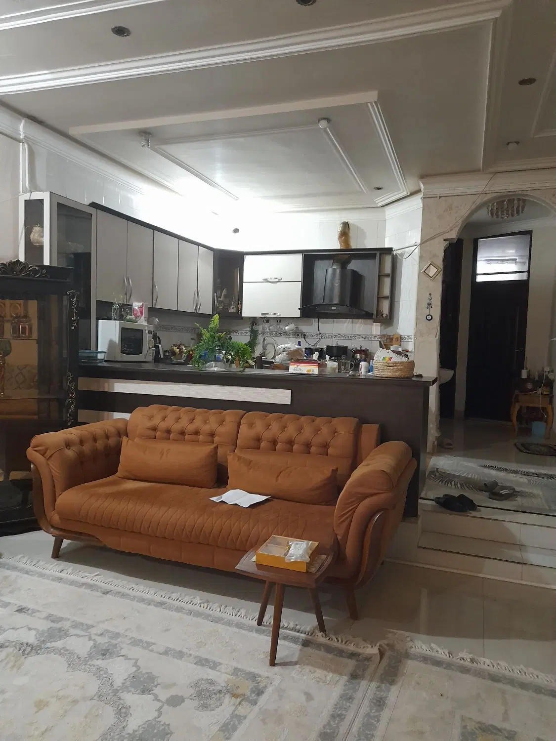 منزل ویلایی سه خوابه فول امکانات  کاغذ دیواری