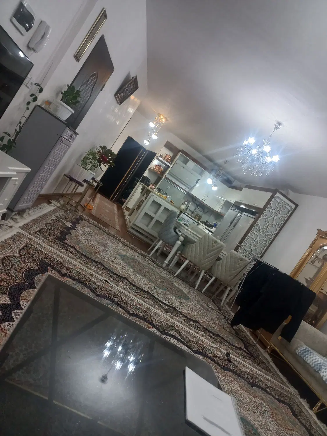 اپارتمان  ۹۰ متر در عباسی شفیع زاده