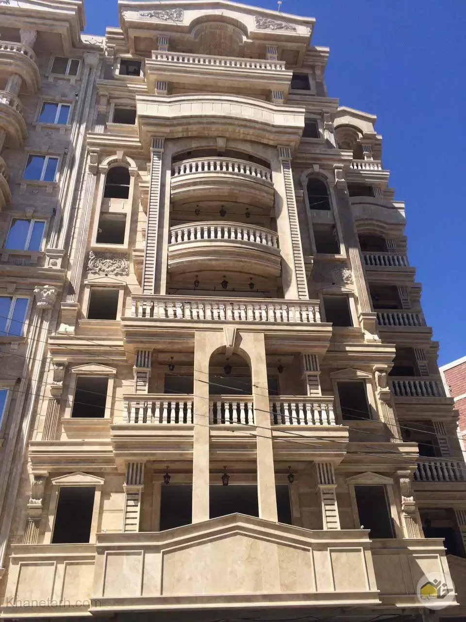 اپارتمان ۱۳۵ متری رو به رو برج اول کرمان