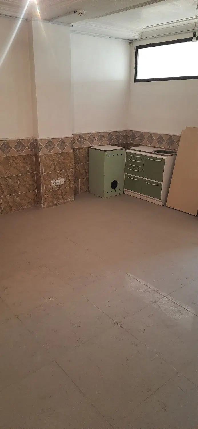 واحد ساختمان پزشکان قومس