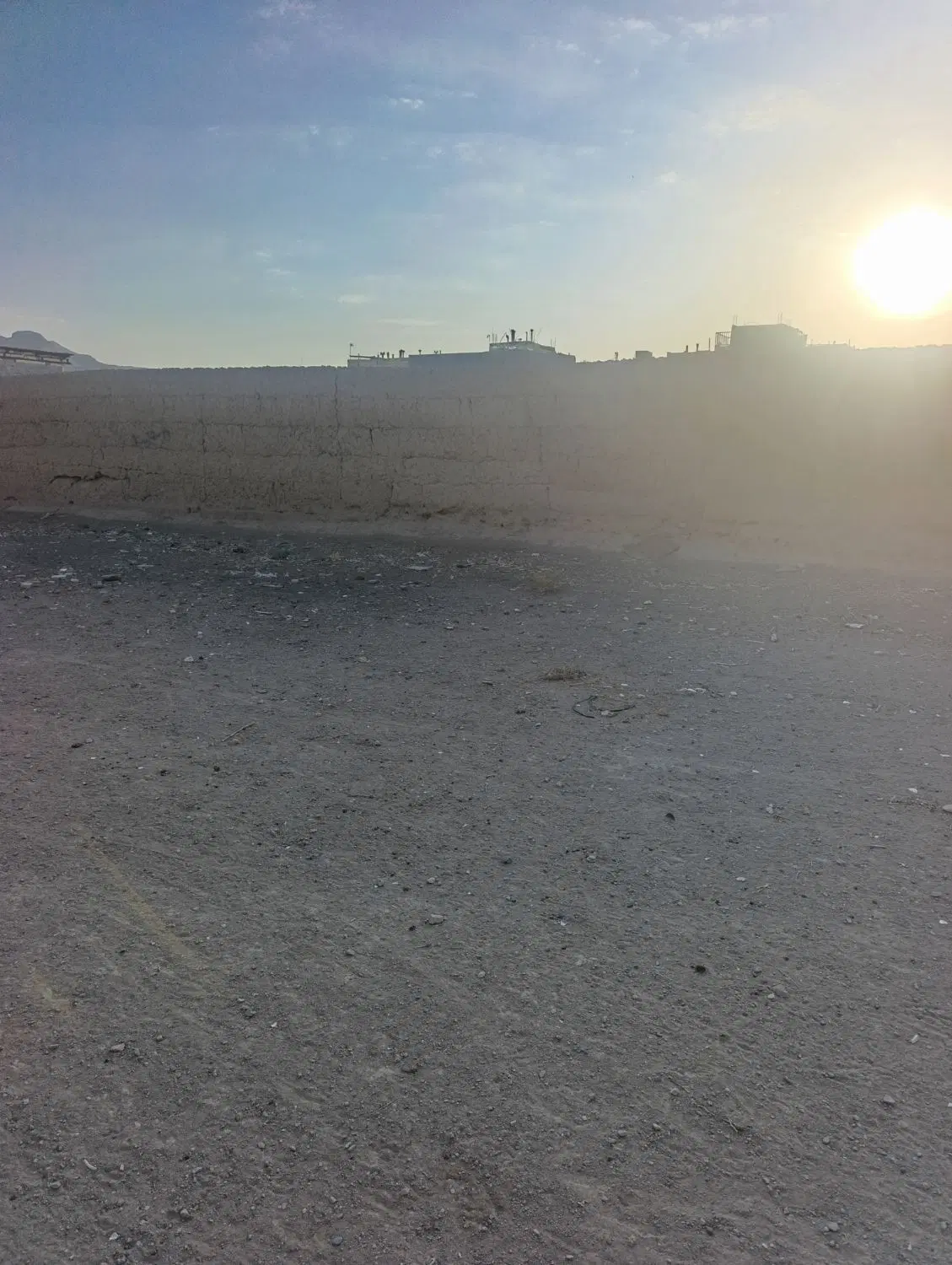 زمین مسکونی