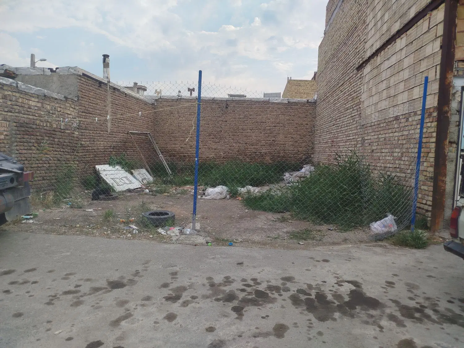 زمین صدمتری در حاجی پیرلو