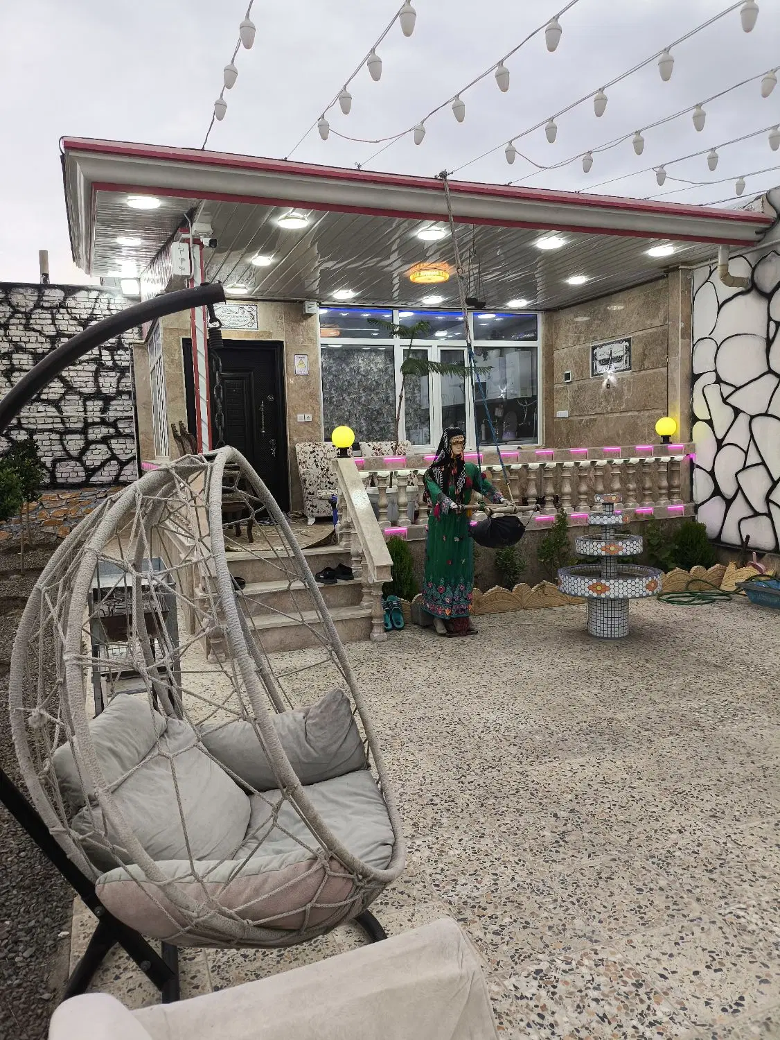 ویلا با  وسایل خیر خریدارش