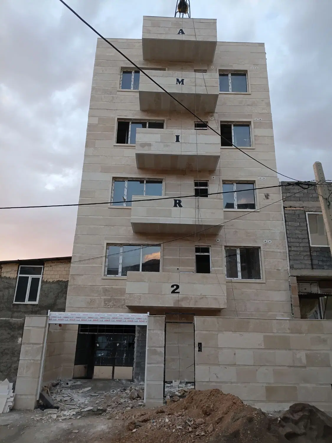 فروش یک واحد آپارتمان