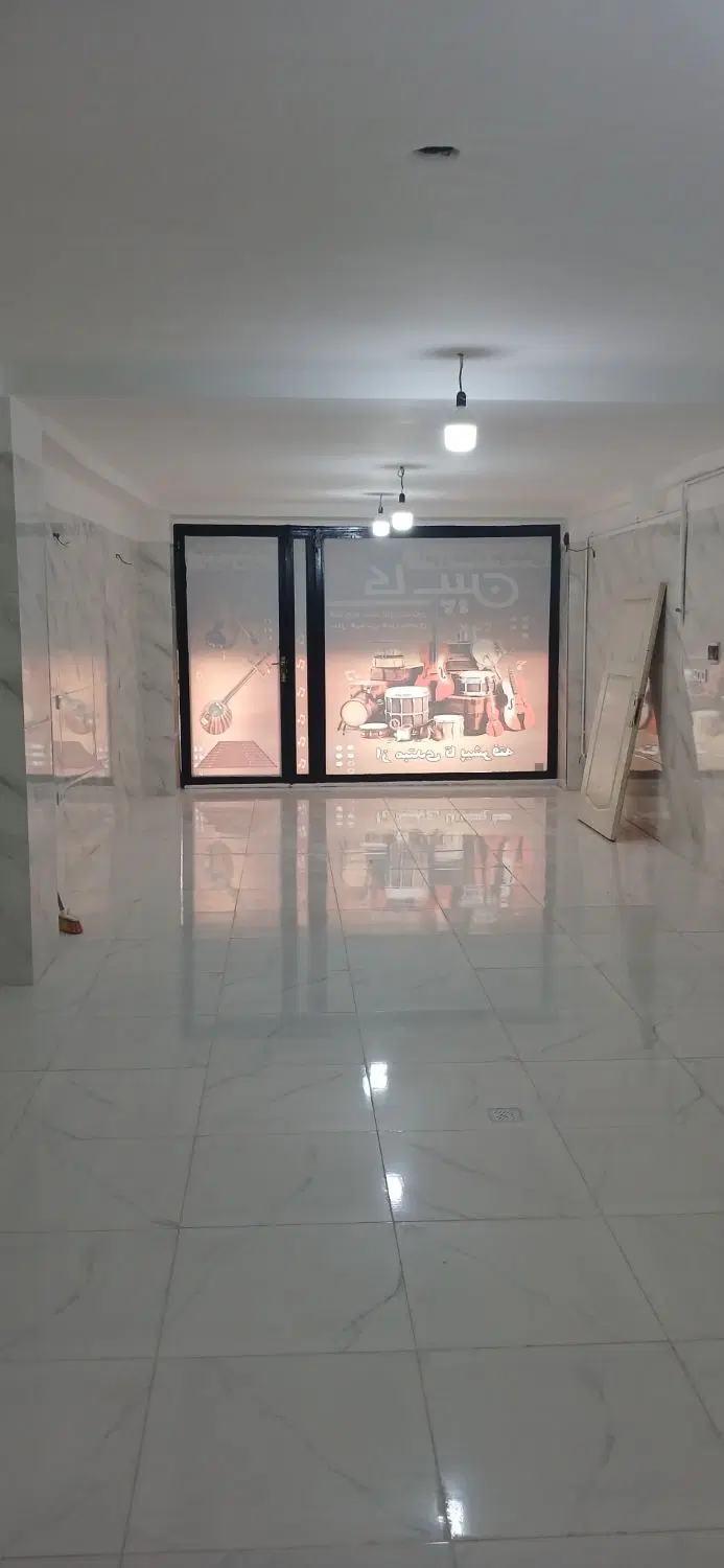 یک باب مغازه ۶۱ متری