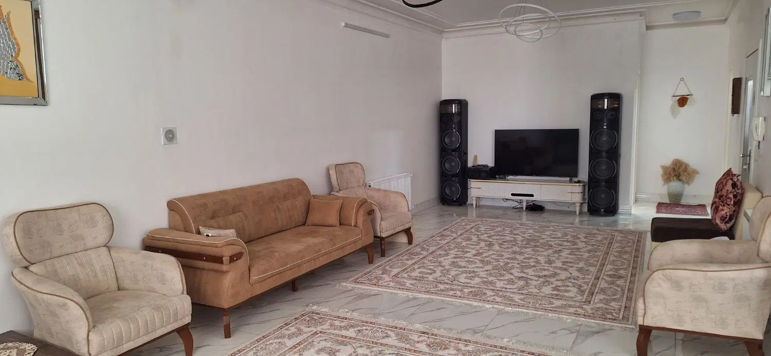 خانه ۳ طبقه در نیاوران
