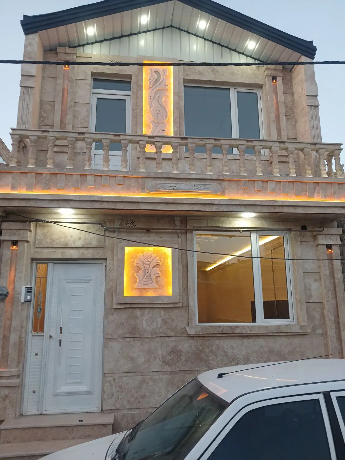 فروش ساختمان لوکس و نقلی