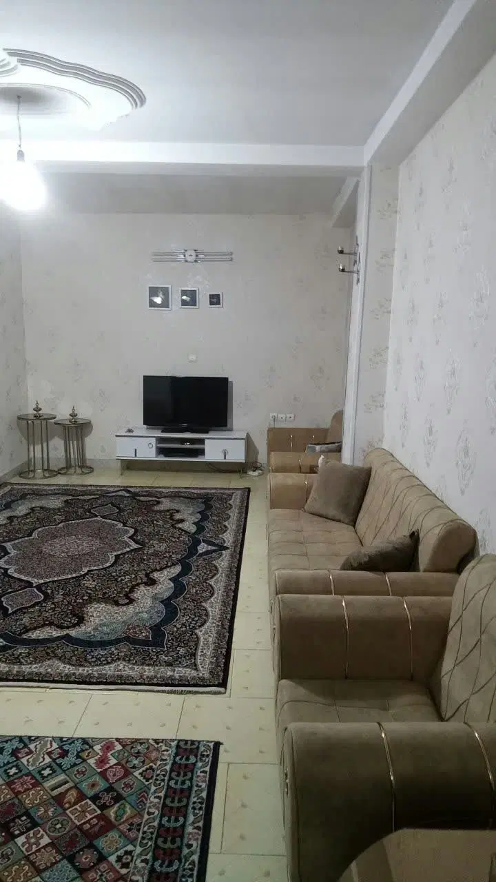 اجاره اپارتمان ۹۰ متری بر خیابان اصلی