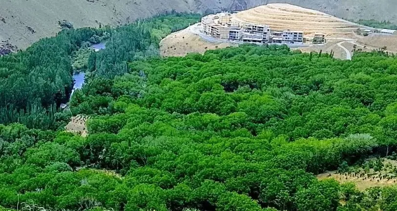 ویلا کنار رودخانه زاینده‌رود
