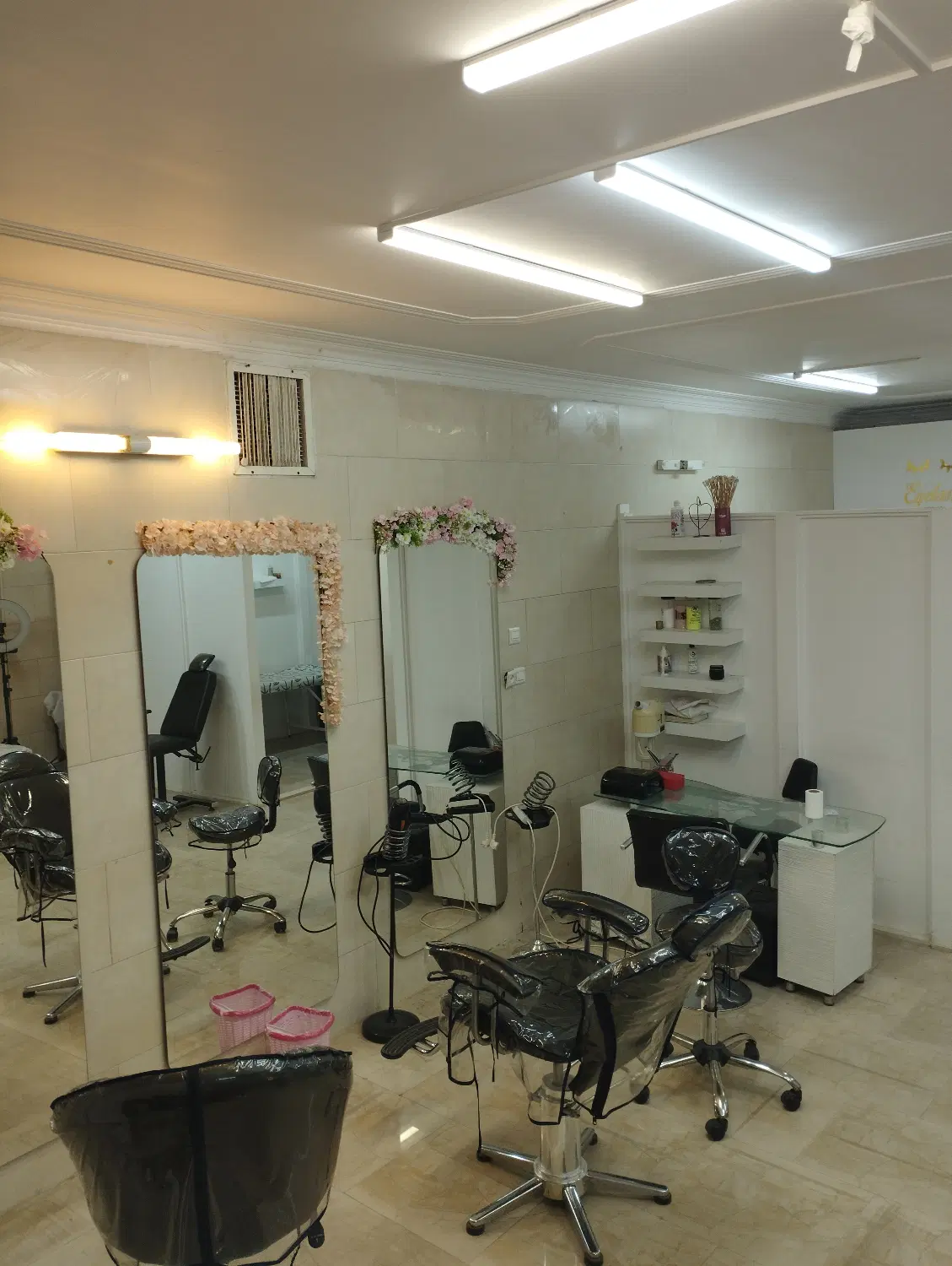 سالن مناسب آرایشگاه ،مزون و..واقع در شهرک رزمندگان