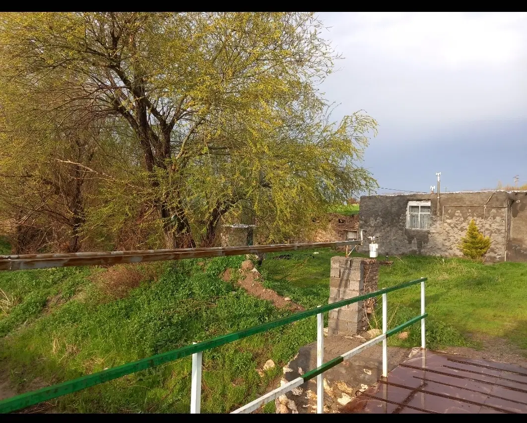 خانه و زمین روستایی داخل  روستا2500 متر