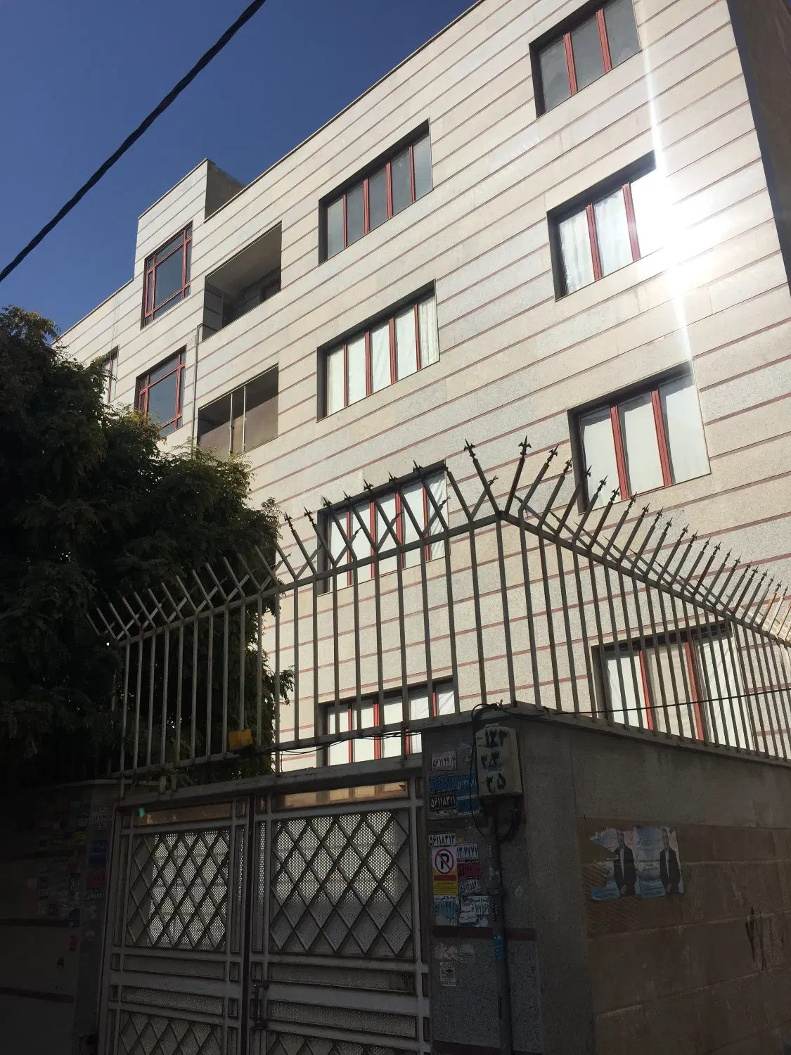 ۱۳۰ م تک واحدی_با پارکینگ بدون مالک_صدوقی