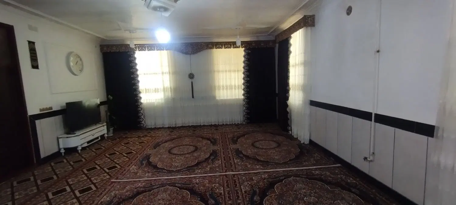 زمین و ساختمان دو طبقه هرسین روستای چهر