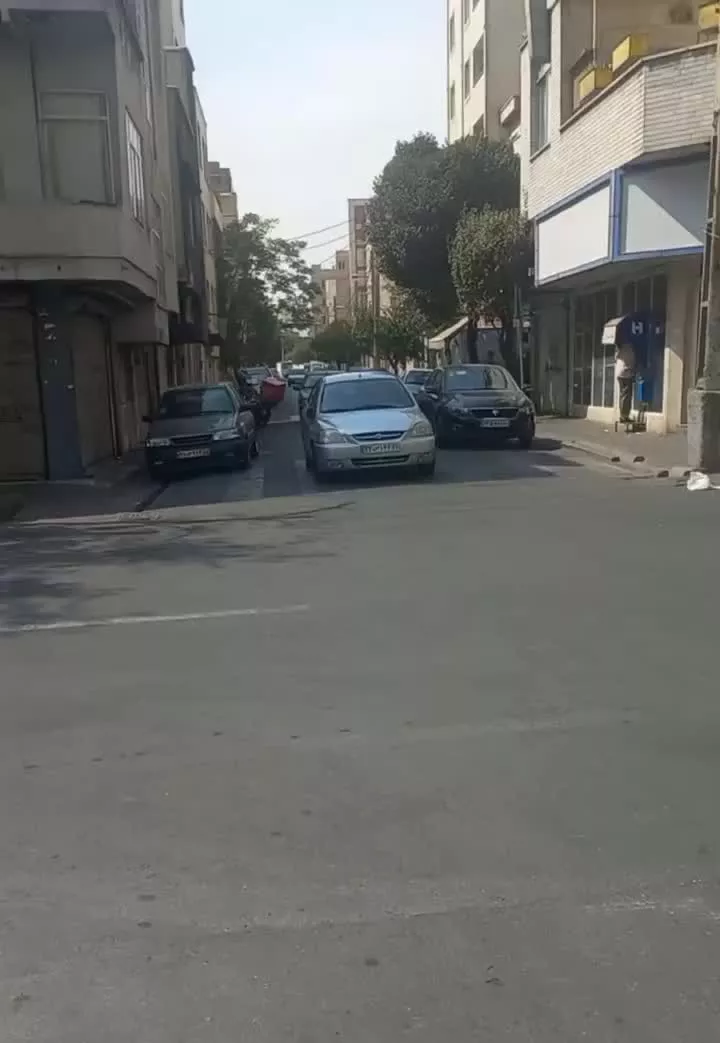 اجاره ۱۰۰ متر تجاری بر خیابان اصلی