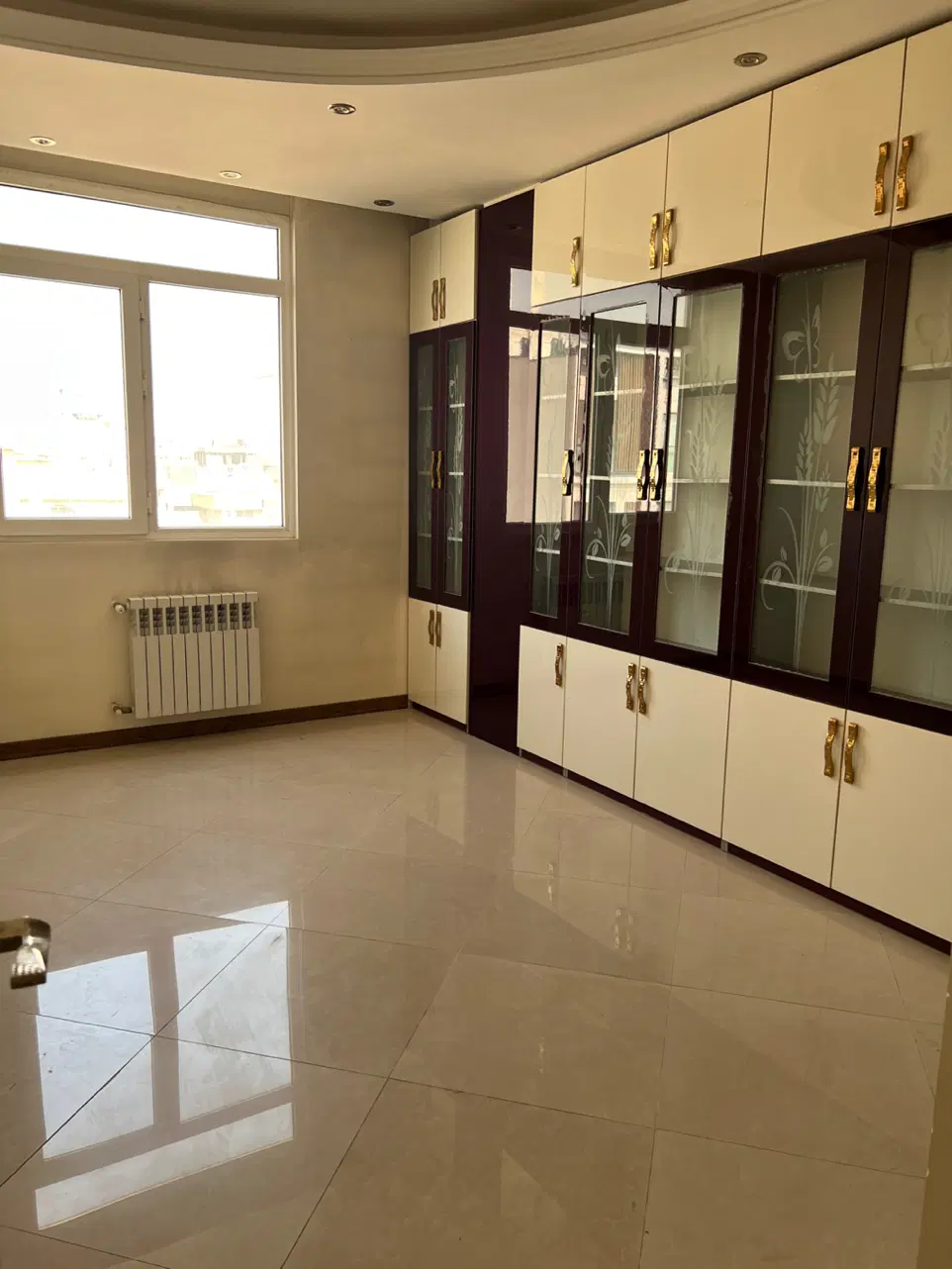 اپارتمان سه خواب فول تخلیه
