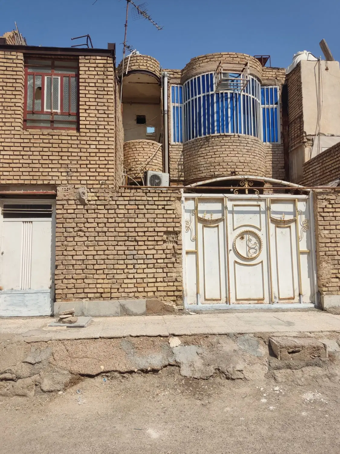 فروش خانه ویلایی دو طبقه در جمشید آباد