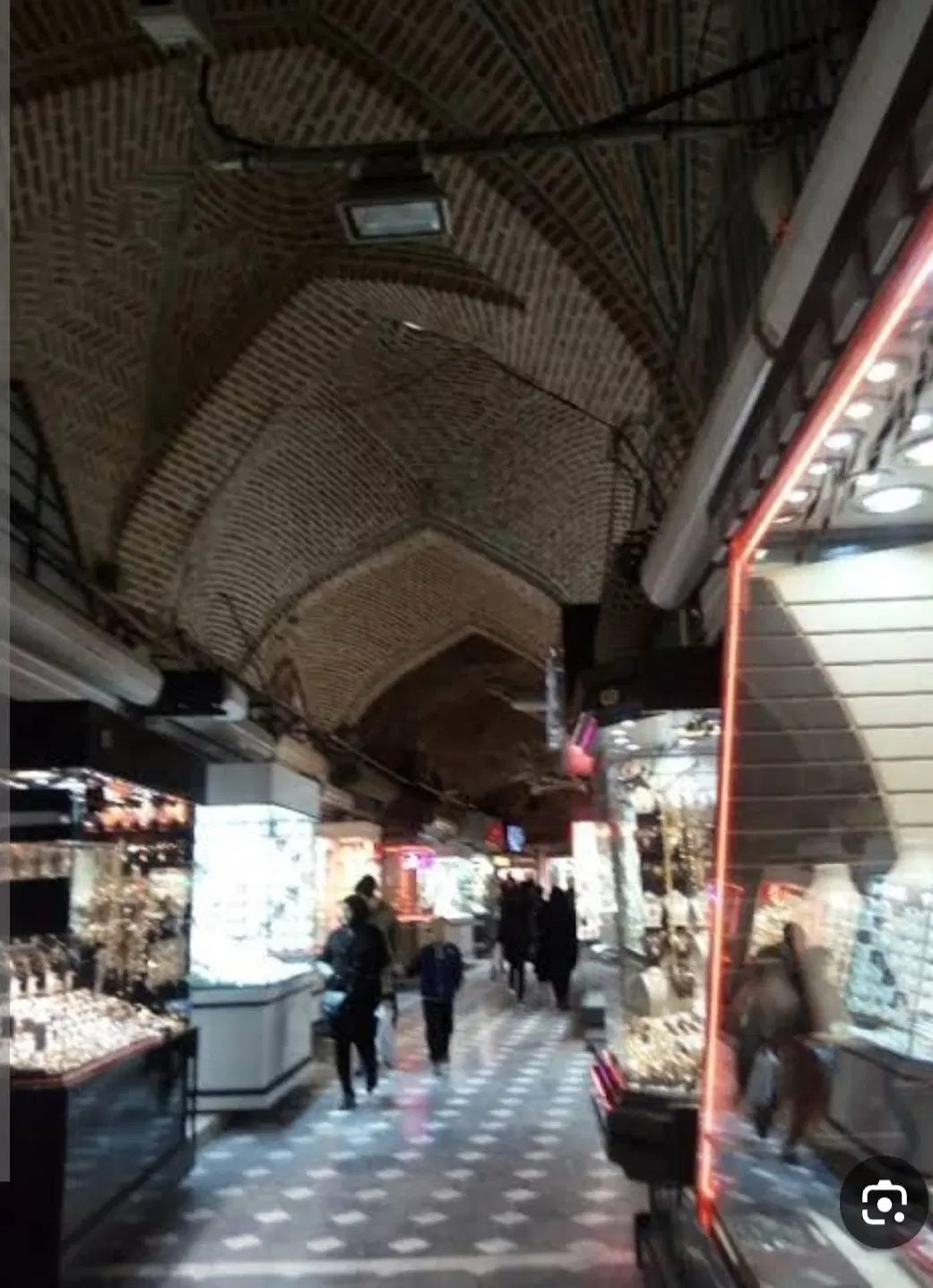 راسته اصلی بازار زرگران