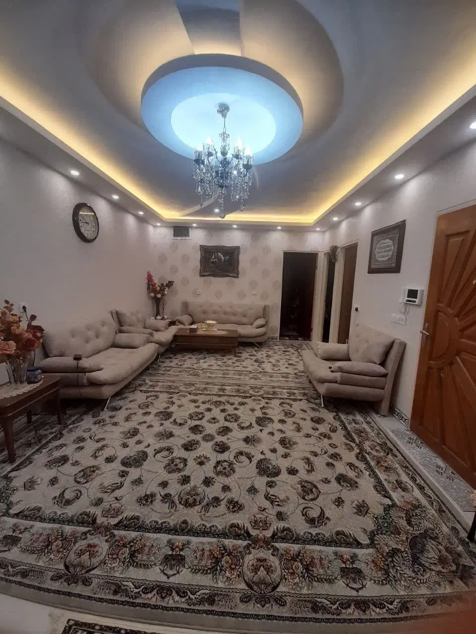 خانه ویلایی سه طبقه