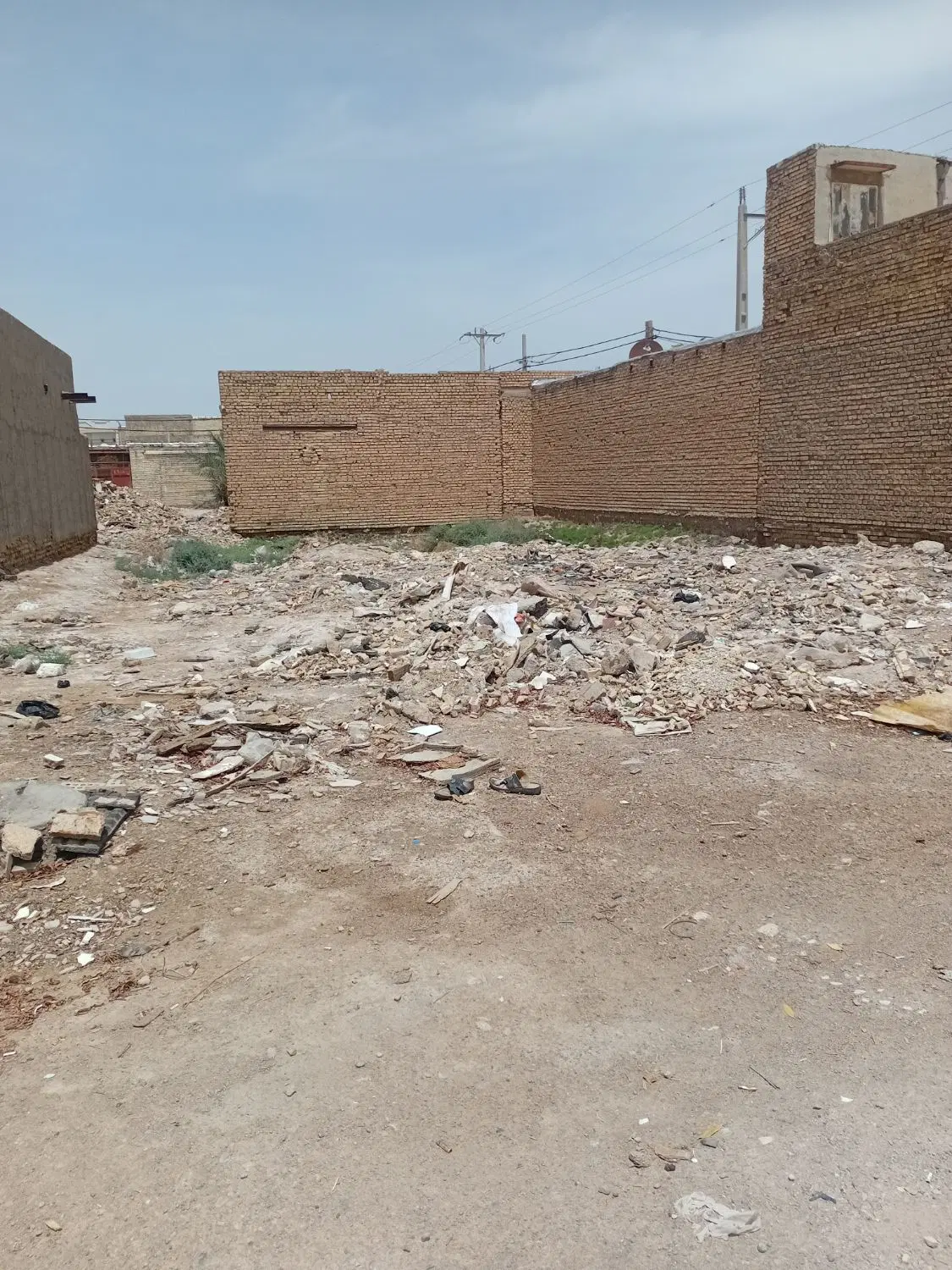 این زمین ۲۸۰ متر