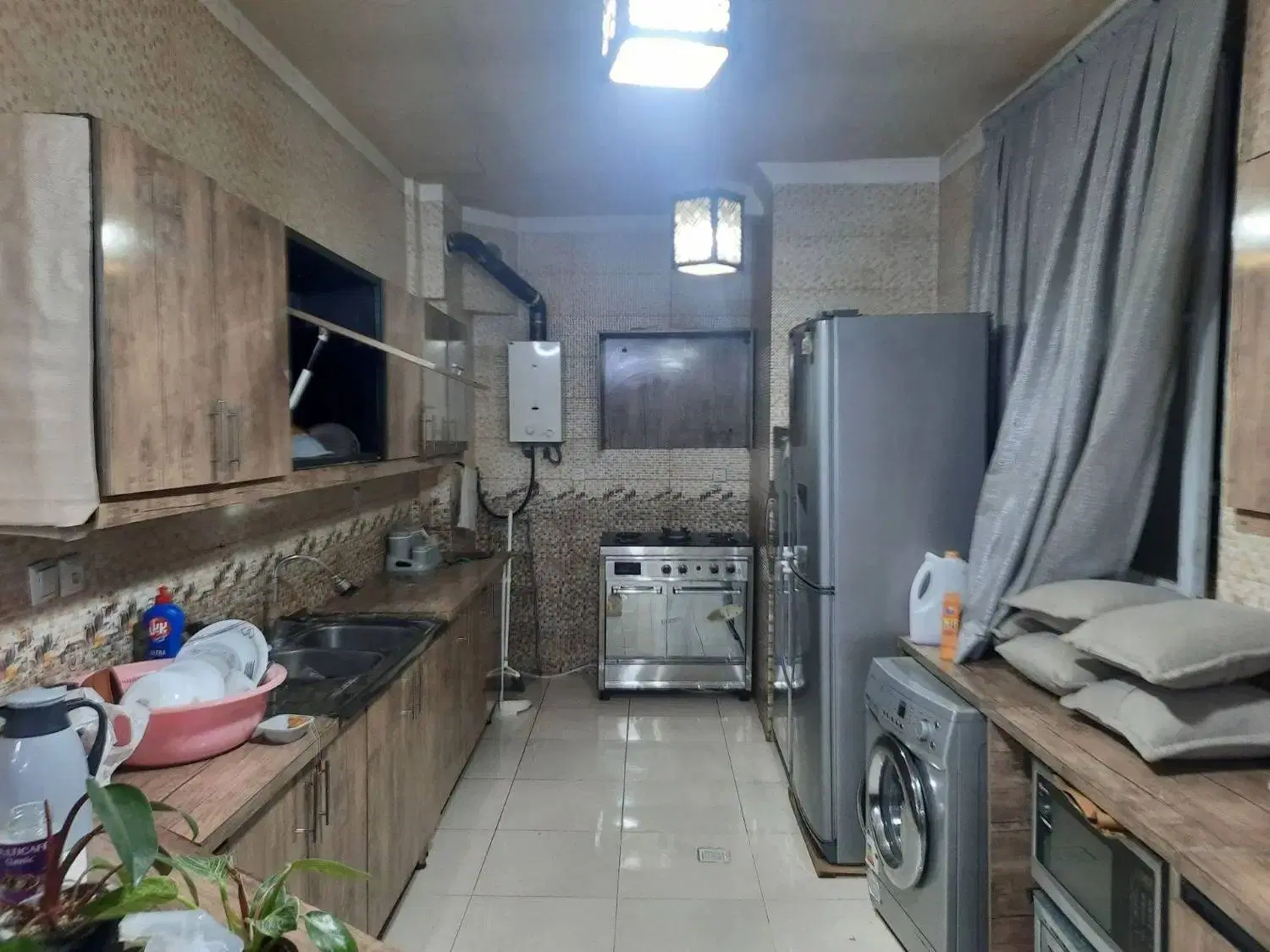 چهل متری خیابان جیحون نرسیده به کمیل