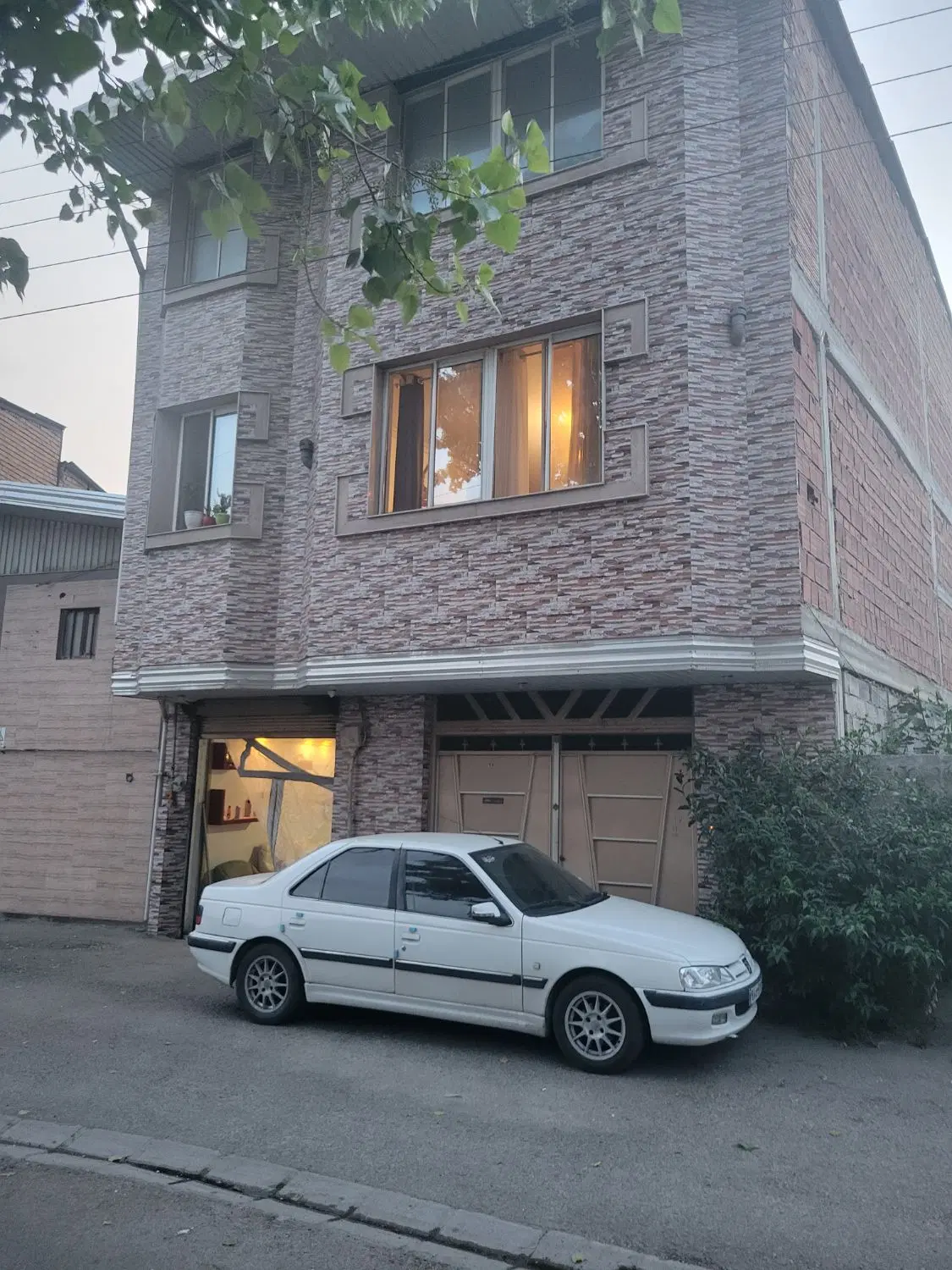 تجاری مسکونی