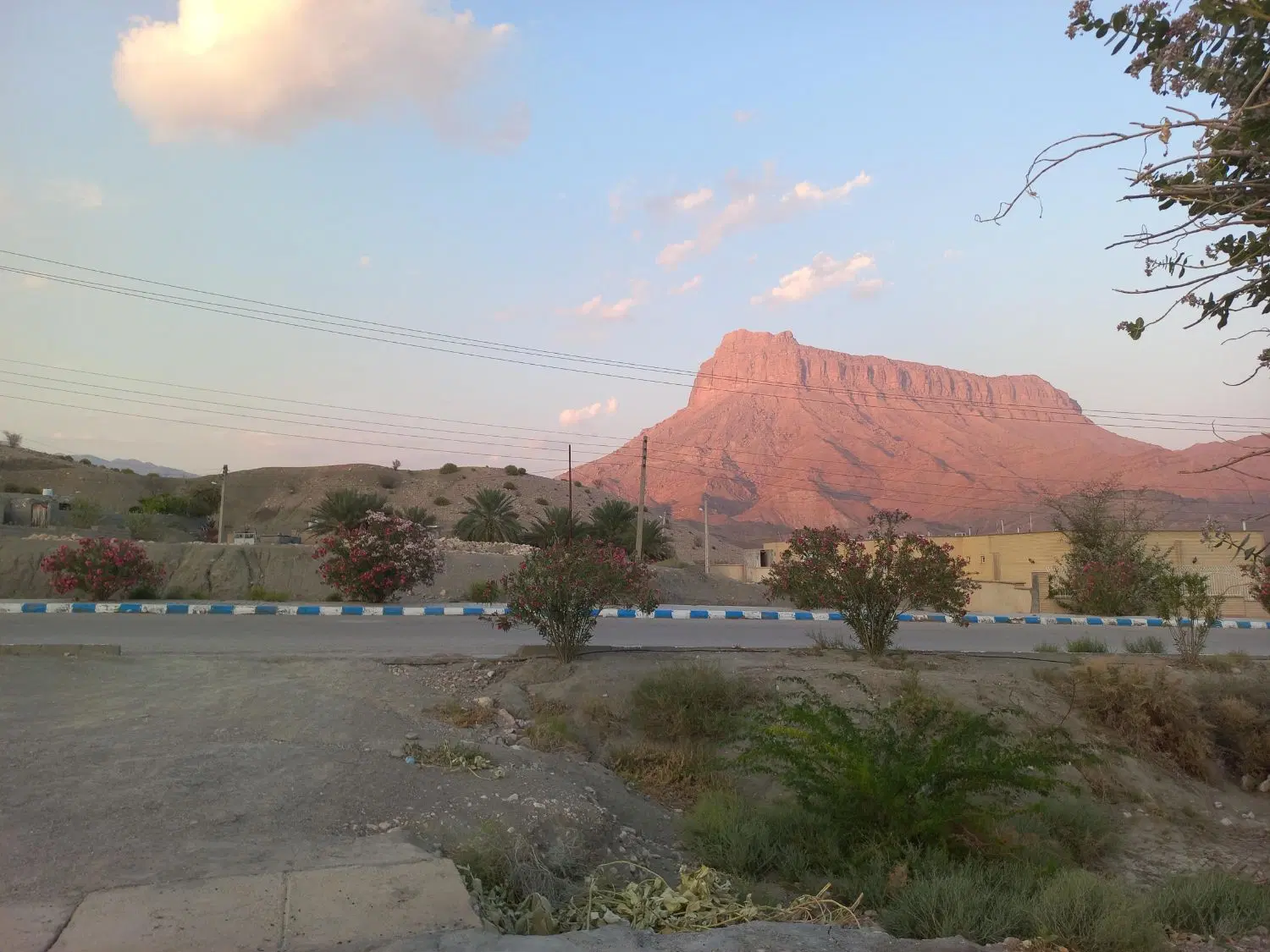 خانه در روستای قطب آباد به فروش میرسد