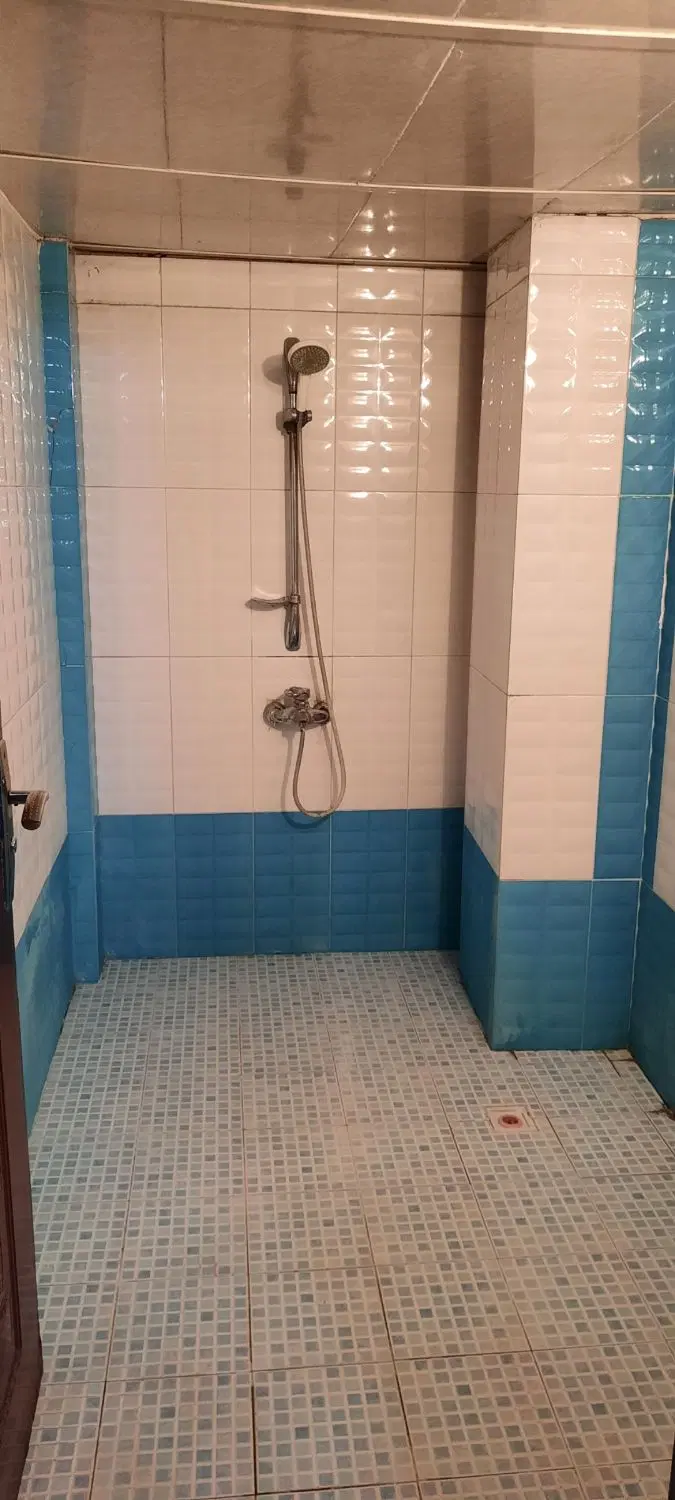 اجاره واحد مسکونی همکف حیاط دار . تختی