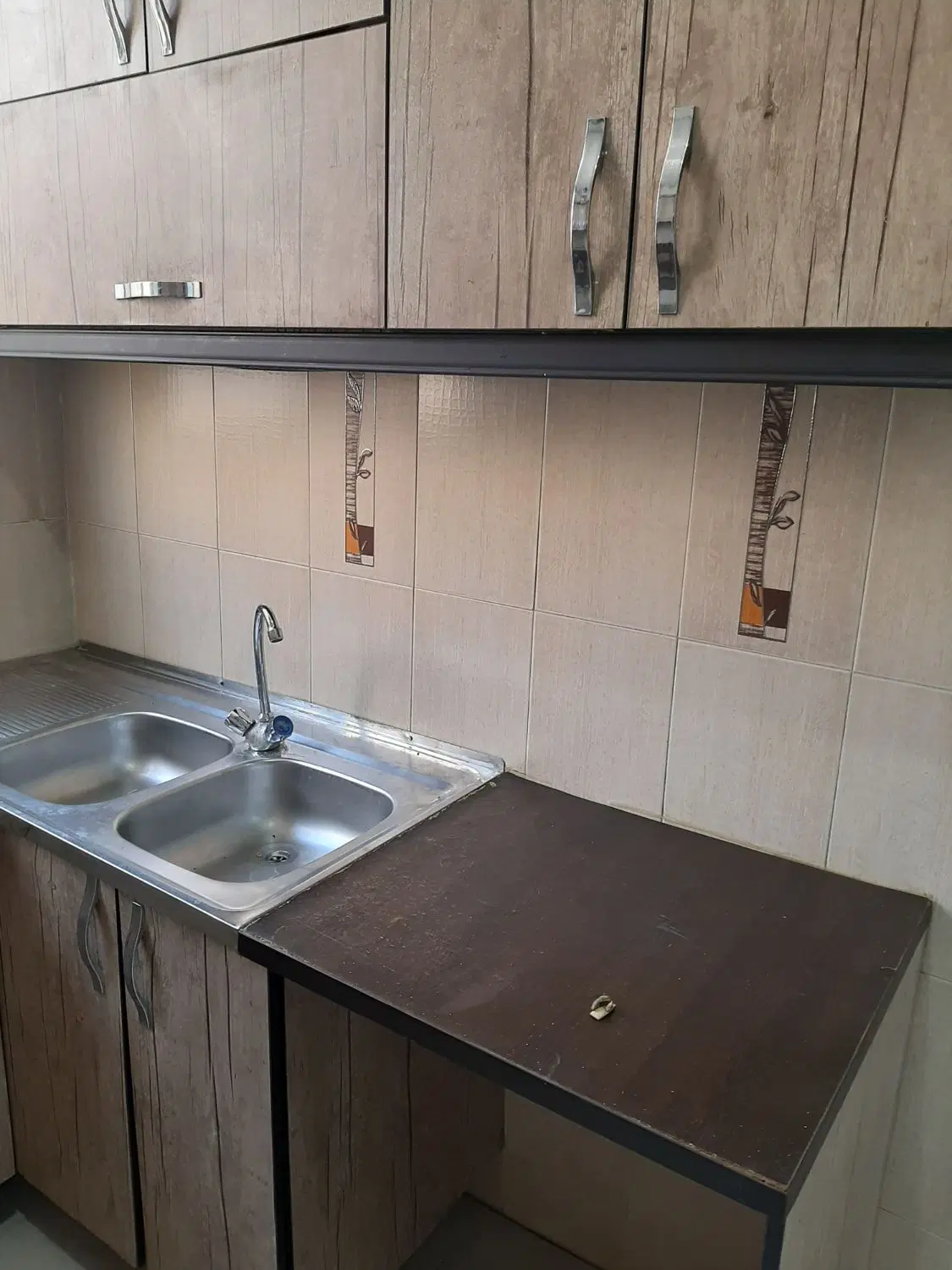 ۴۰ متر پارکینگ محبوب مجاز غربی* قابل تبدیل