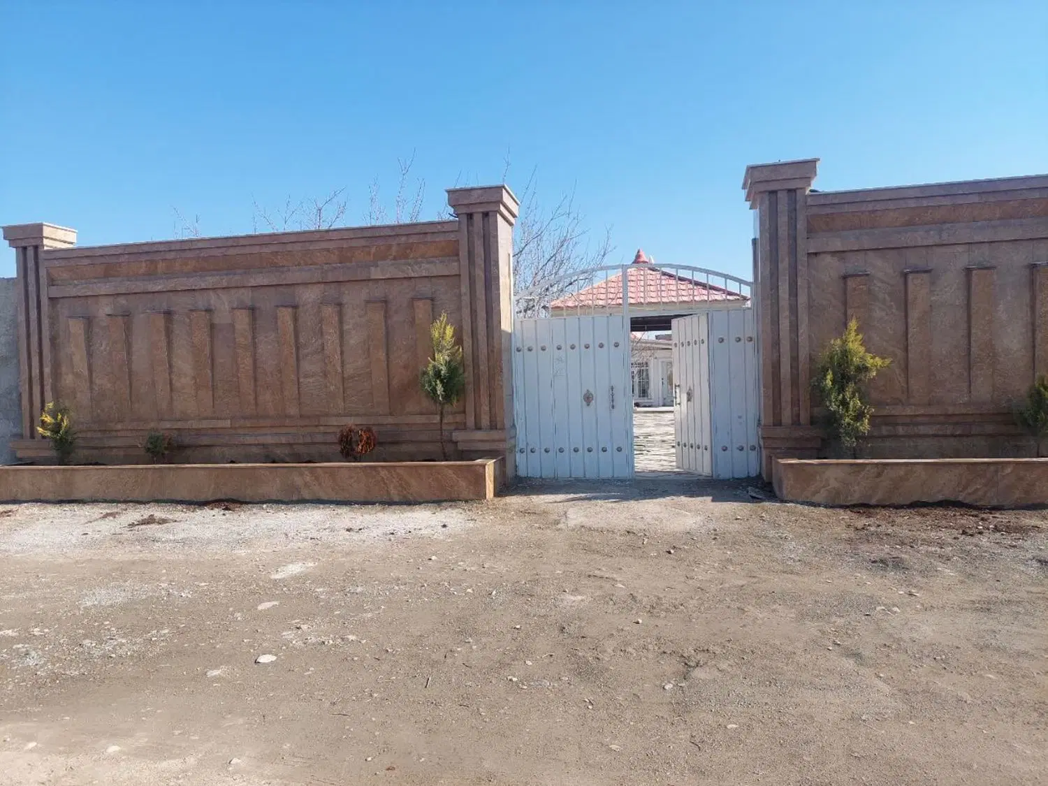 باغچه ویلا استخردار ۷۰۰ متری