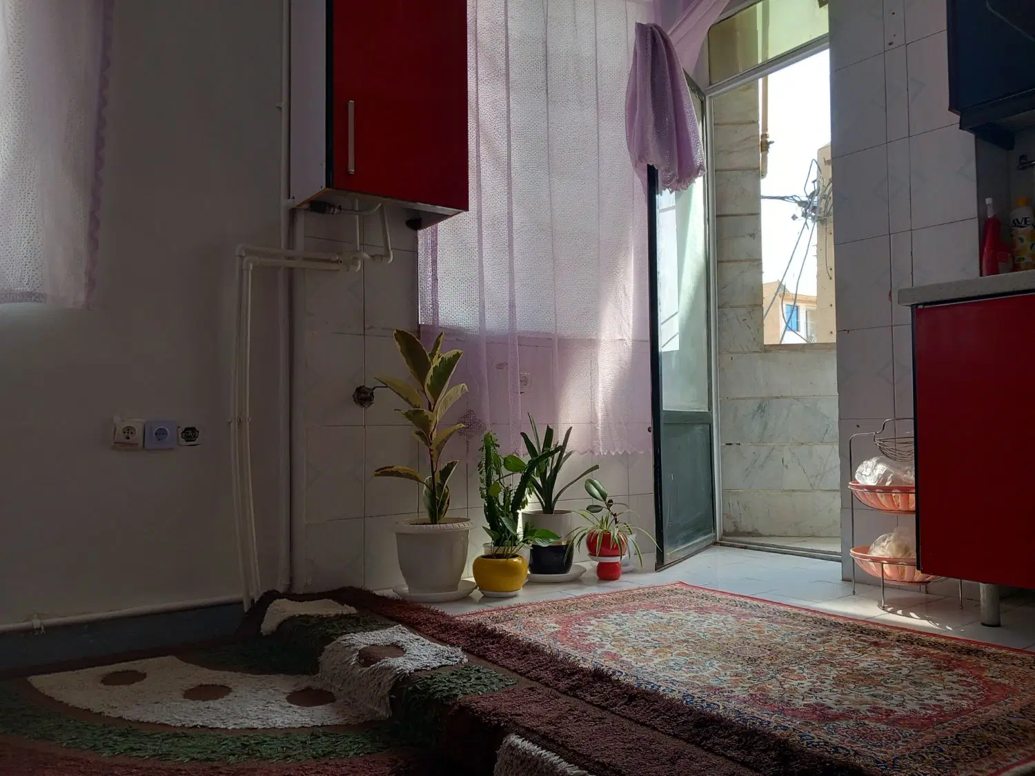 آپارتمان ۶۰ متری رو بنما دو خواب ۵ شرقی