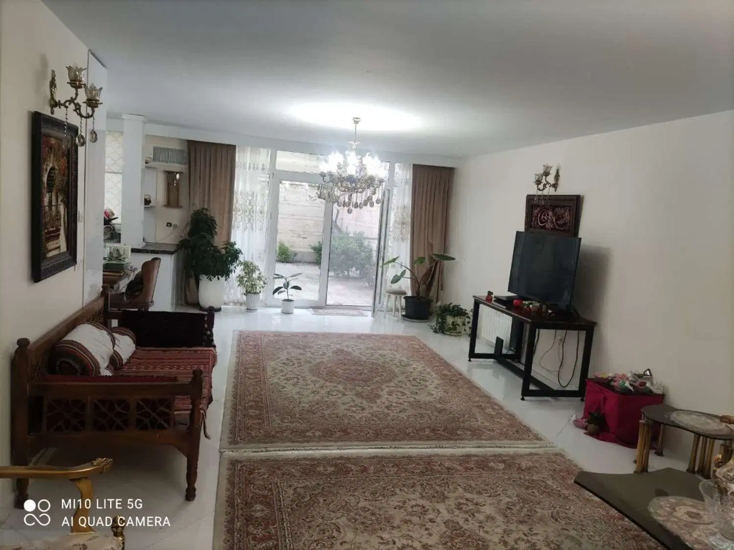آپارتمان حیاط در اختیار