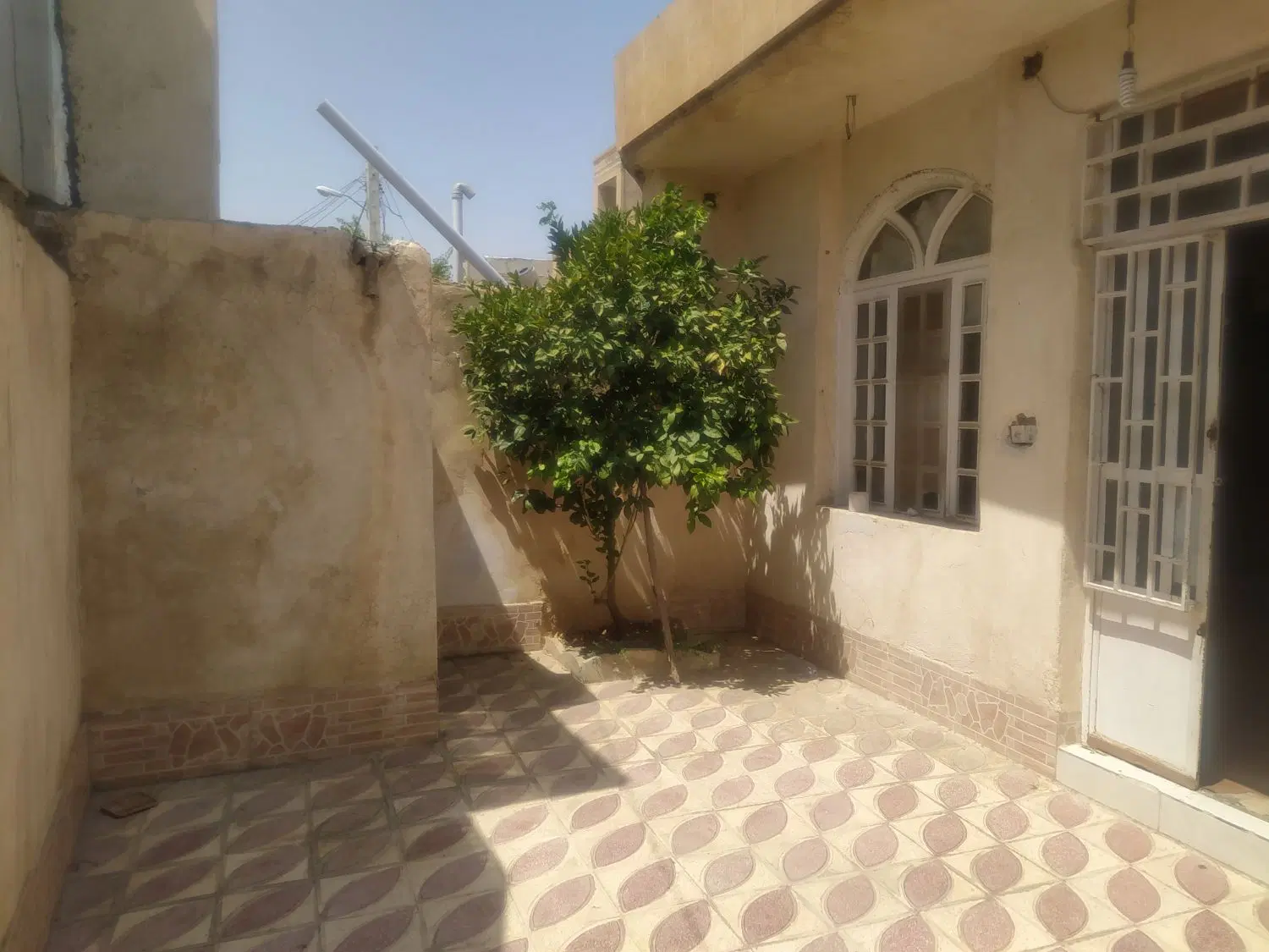 منزل محراب سند دار دارای مجوز سه طبقه شهرداری