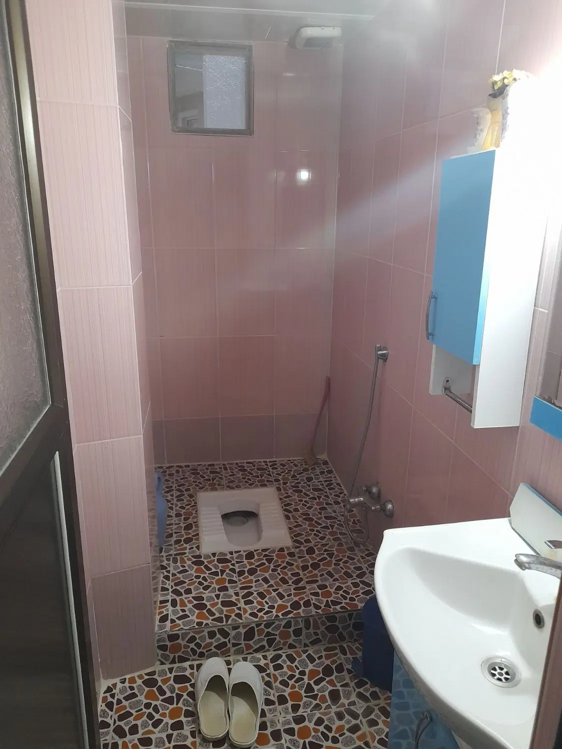 خونه داخل شهر اطاقور