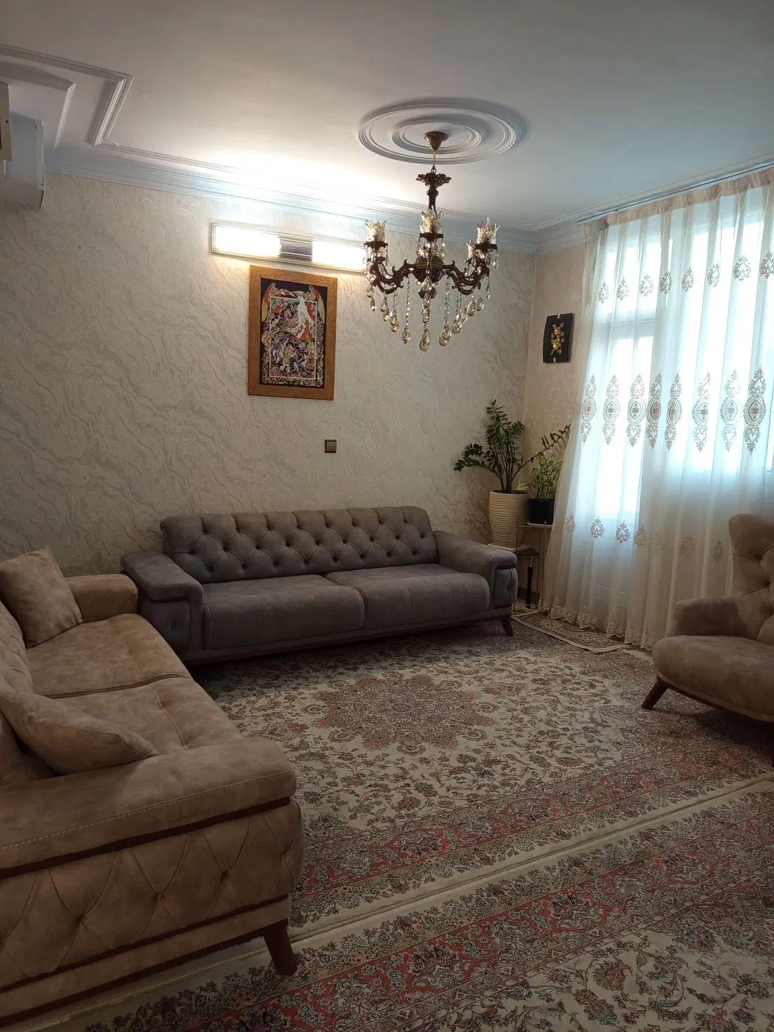84متر مسکونی سه طبقه و18متر مغازه تجاری