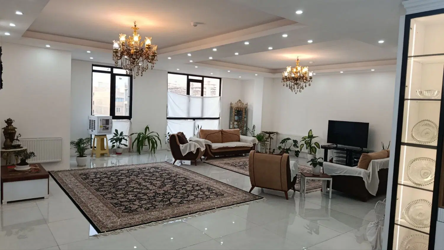 170متر _3خواب فول_ امکانات_ 2پارکینگ سندی
