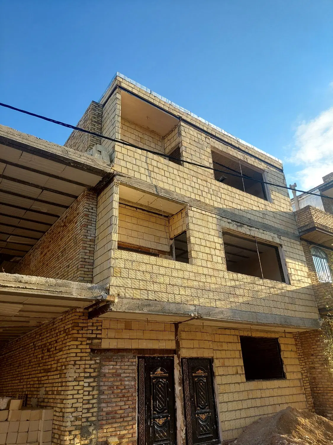 خانه مسکونی ۳ سه سرویس نیمه کاره وزرا(وزیرآباد)