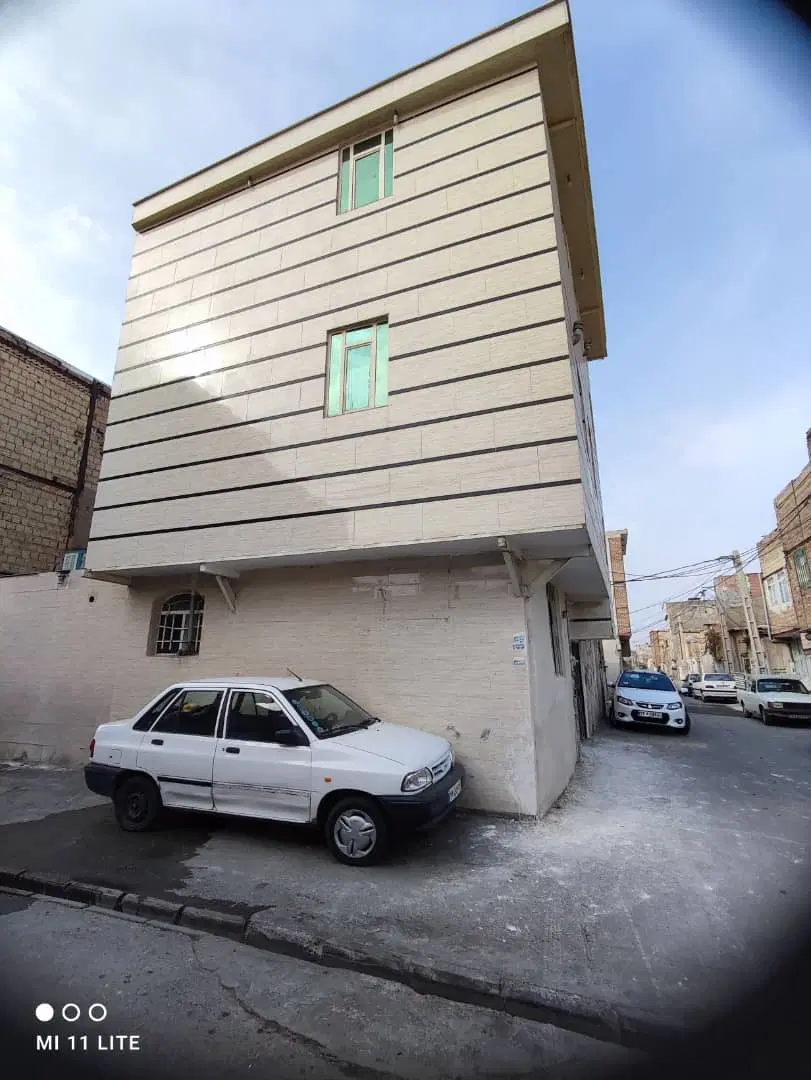 اپارتمان 3 طبقه دو نبش نما سنگ  دراسلامشهر