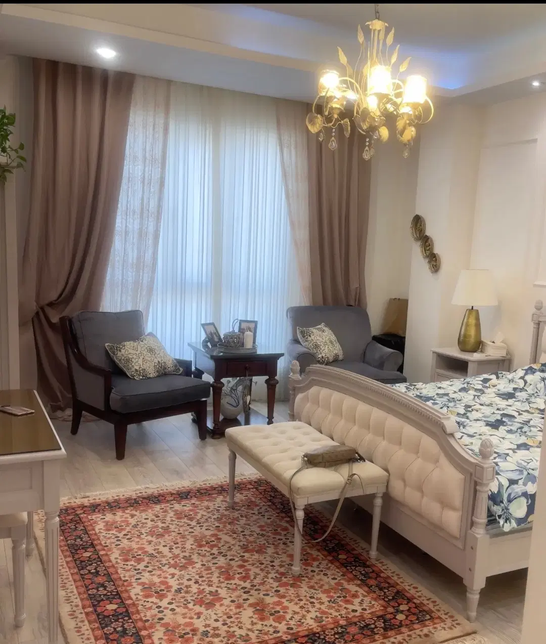 ۹۰ متر ۲ خواب _ خطی پرده خور رو به نما _ گلزار ۹