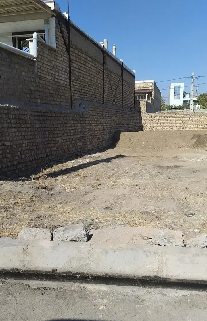 زمین چهار دیواری (حصارخروان)