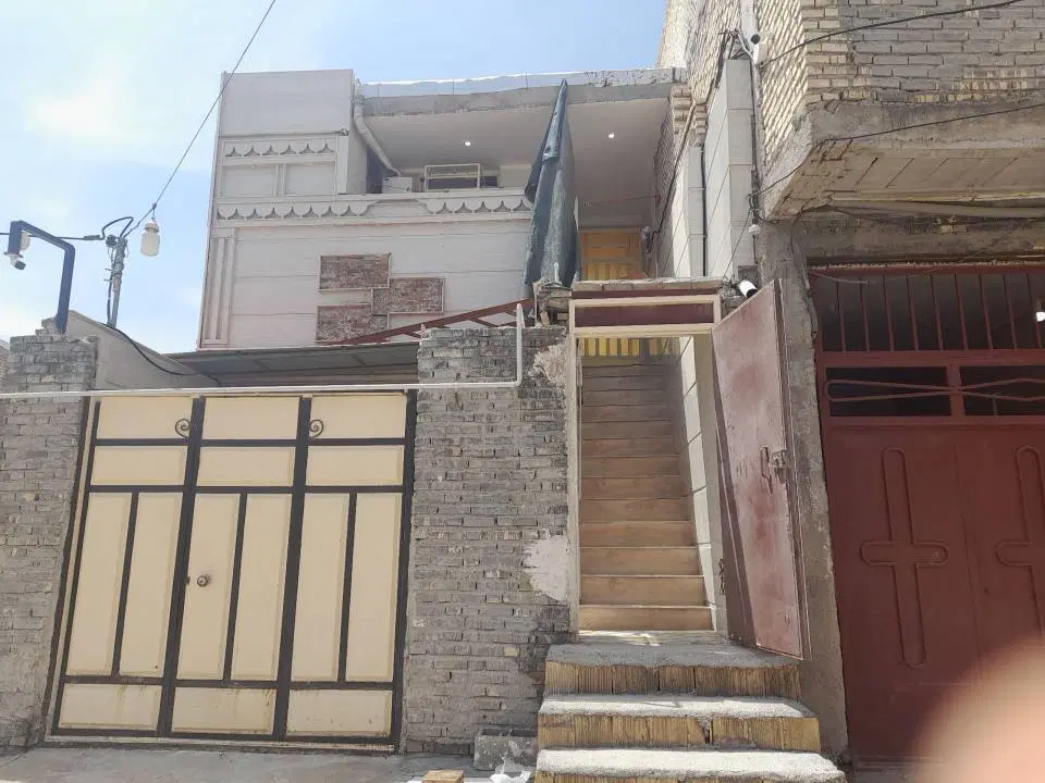 فروش منزل دو طبقه زیر قیمت