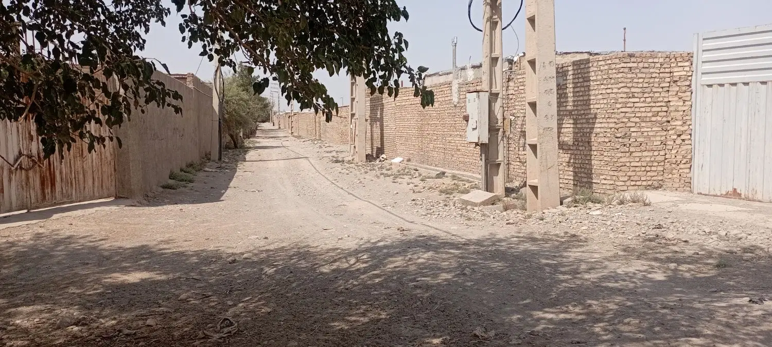 ۷۰۰ متر چهار دیواری