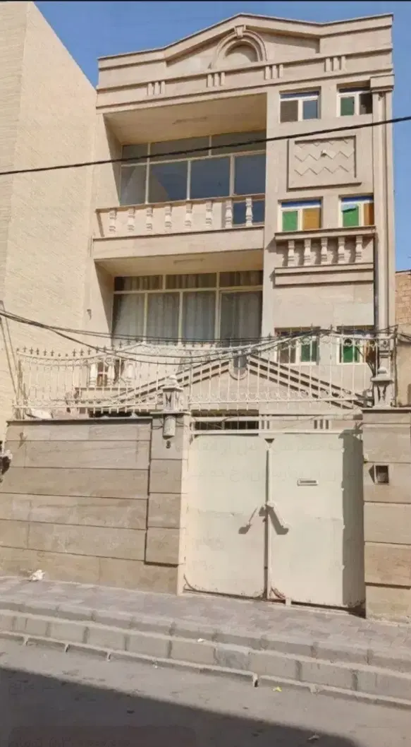سه طبقه ویلایی