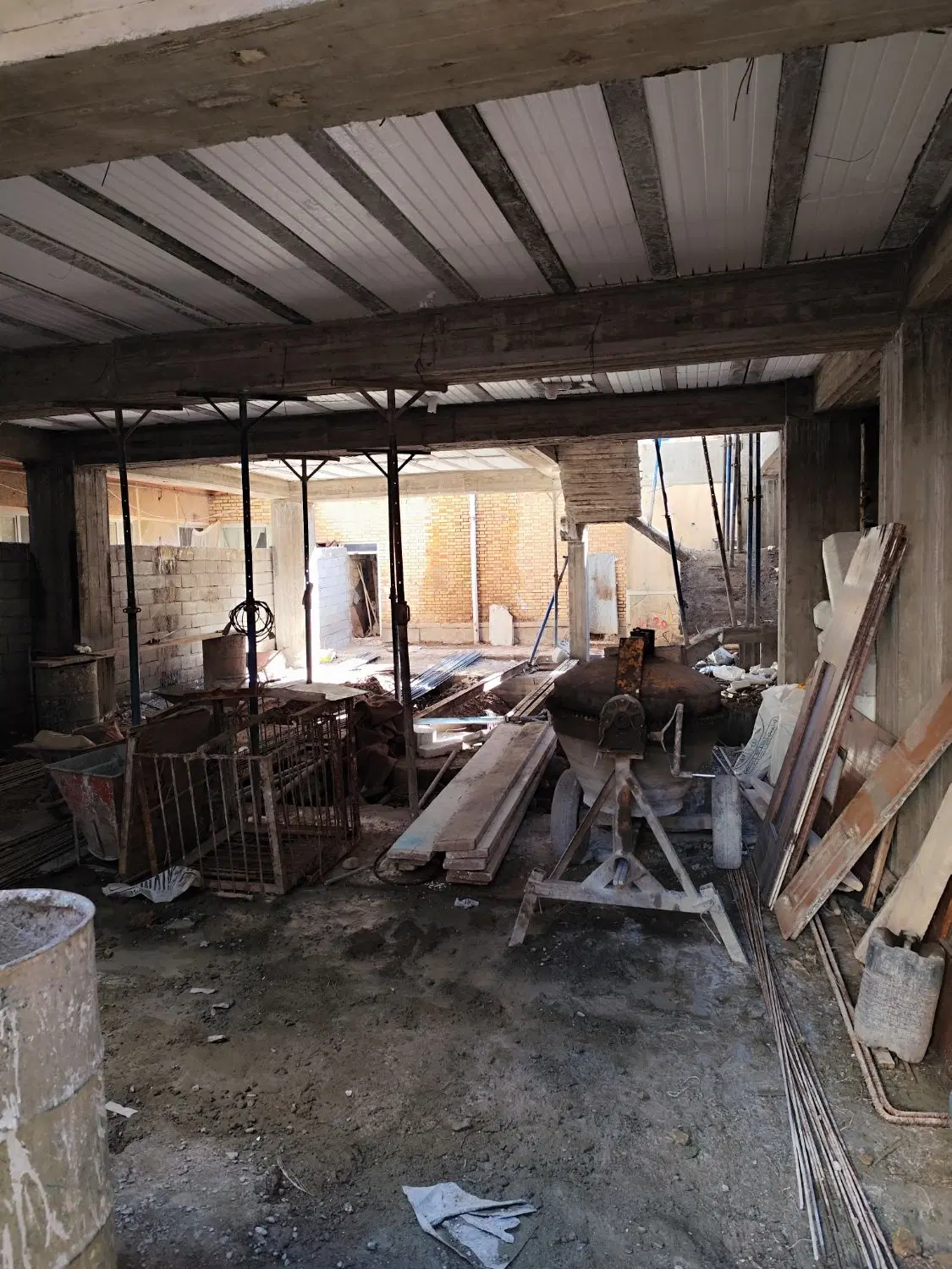 آپارتمان پنج طبقه