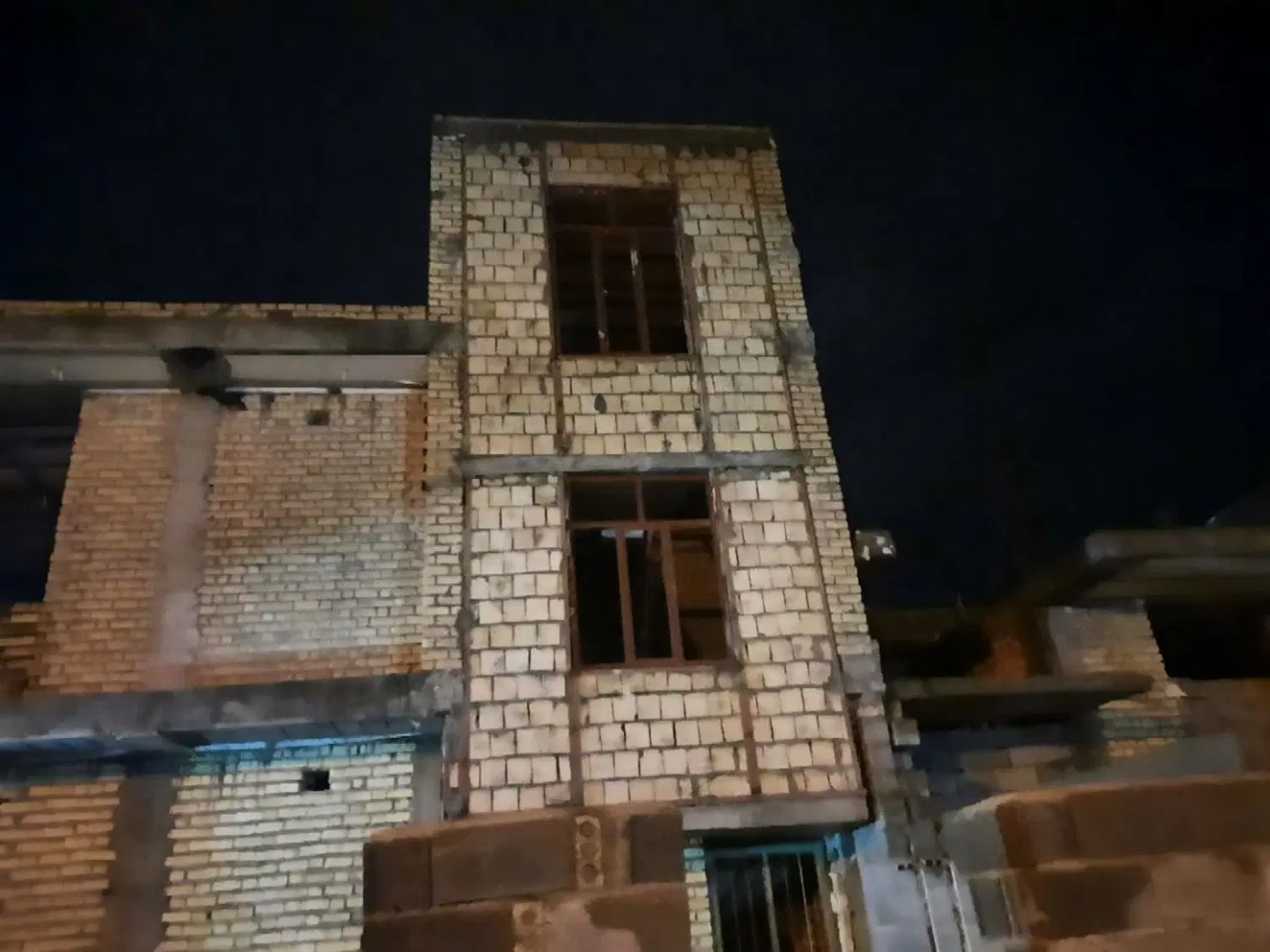 فروش خانه ۲طبقه هر طبقه ۱۲۵متر زیر بنا