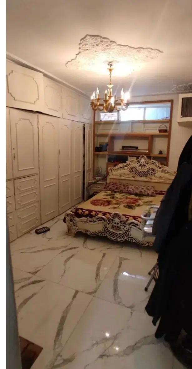 ۲۰۰متر _ ۴خواب _ تکواحدی       ۳۰ متر حیاط اختصاصی