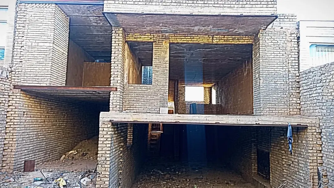 خونه نیمه کاره واقع در سجادیه