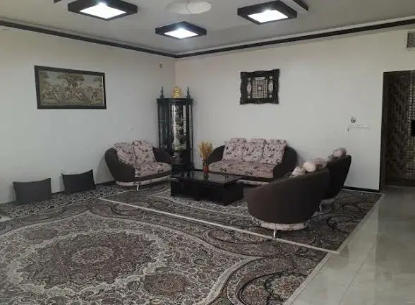 هم خونه خانم بدون پیش